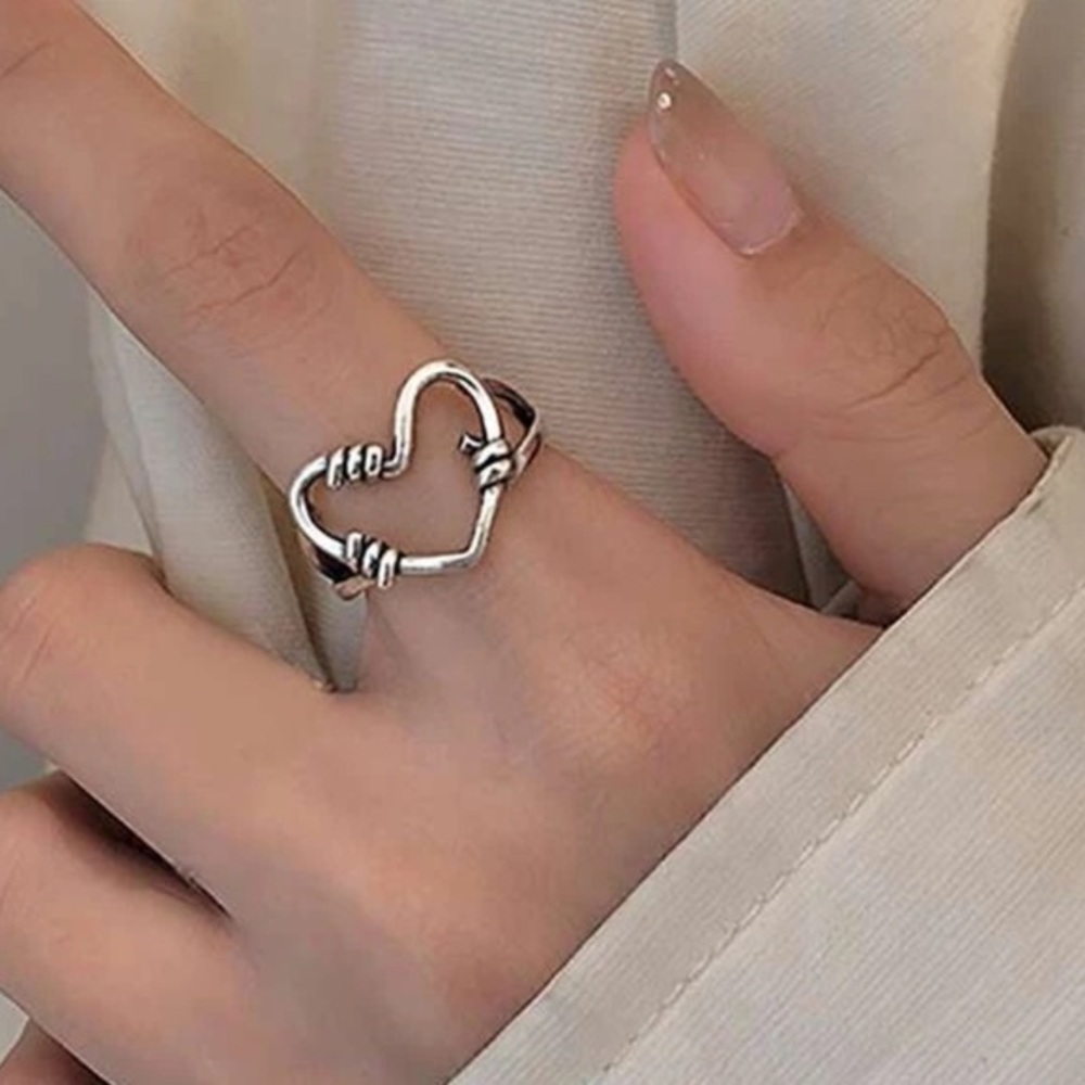 Wrapped heart finger cuff ring